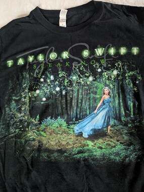 Taylor Swift T-Shirt Size S Speak Now Haunted Rare Circa 2011 Eras Tour Swiftie